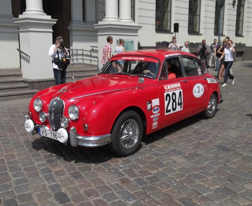 Автомобиль Латвия