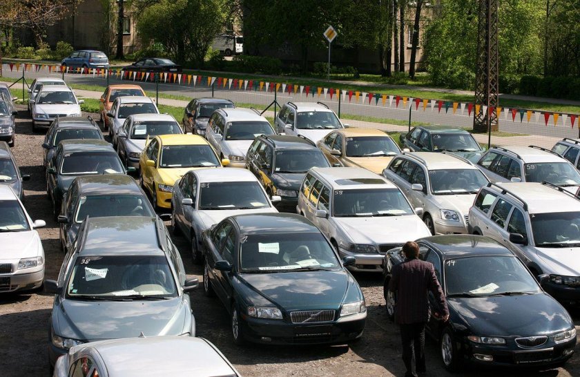 Латвия авторынок