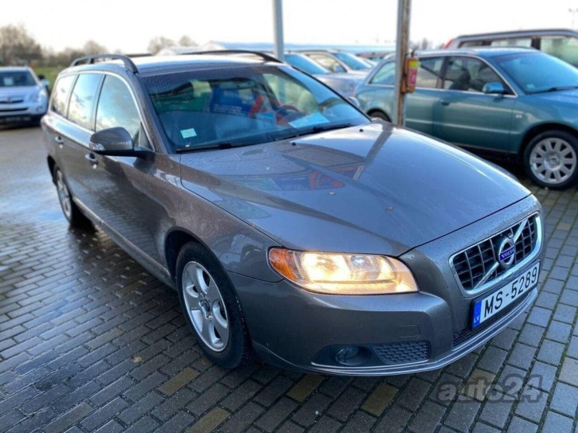 Латвия машина