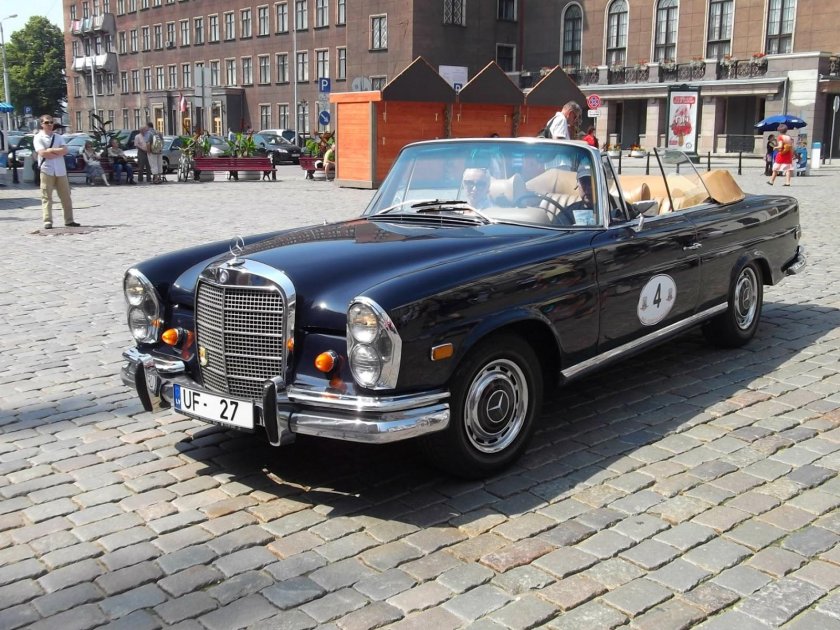 Автомобиль Латвия