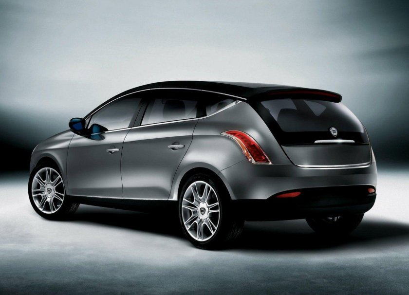 Машина Лянча Дельта 3