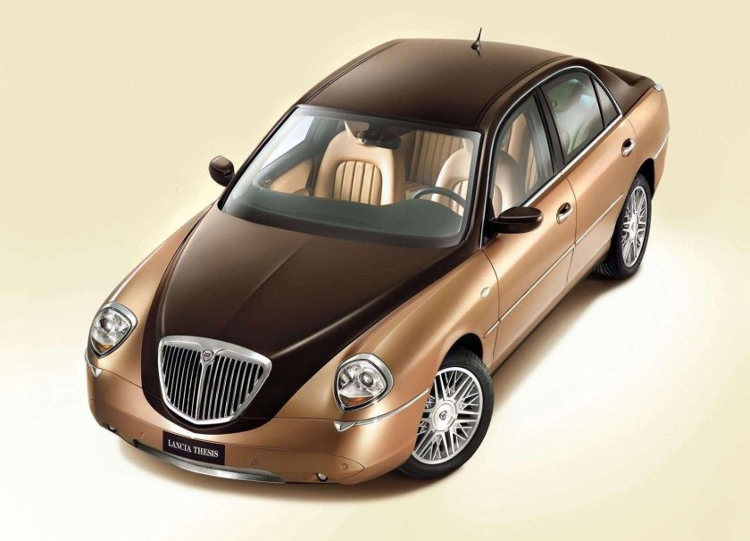 Автомобиль Lancia thesis