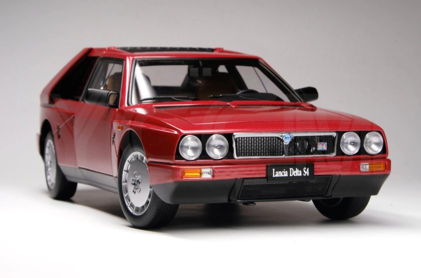 Lancia delta s4 red 1/18 autoart
