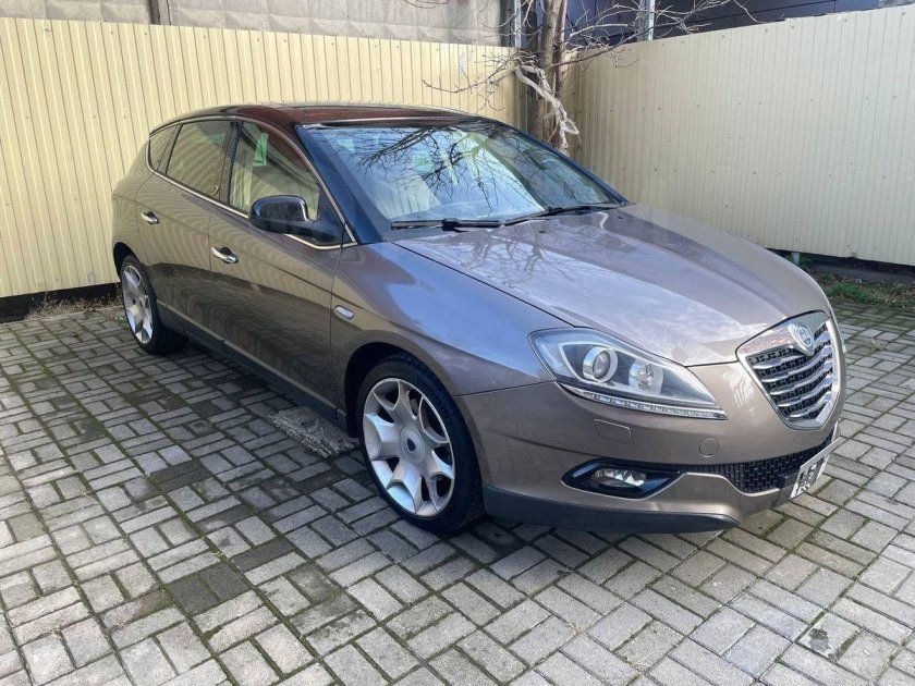 Лянча дельта 2012