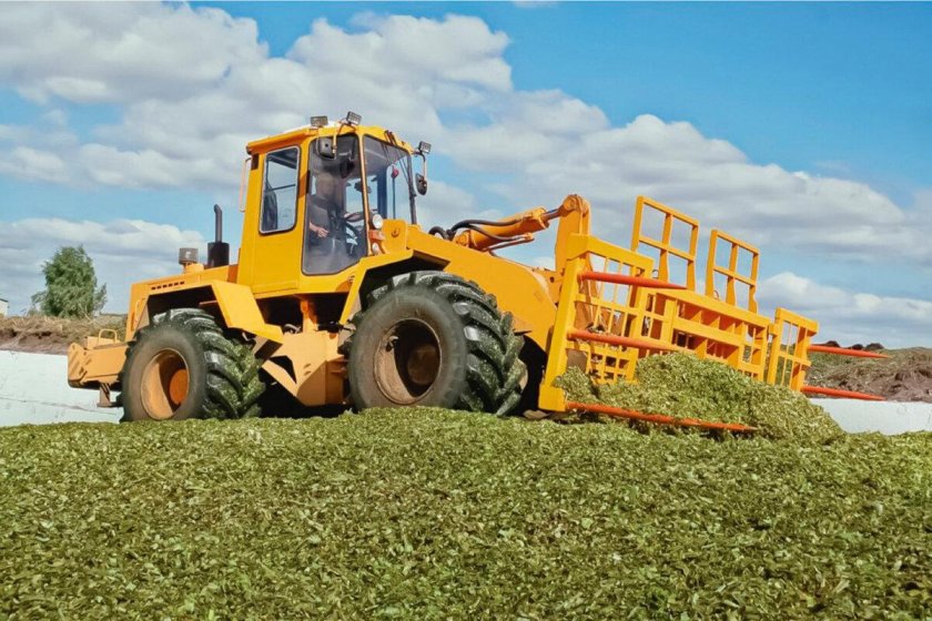 Погрузчик универсальный Амкодор 352с