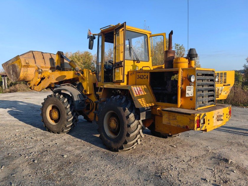 Погрузчик фронтальный одноковшовый амкодор 332в