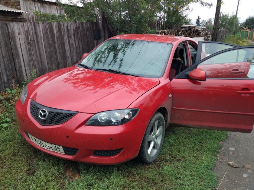 Мазда 3 2004 красная