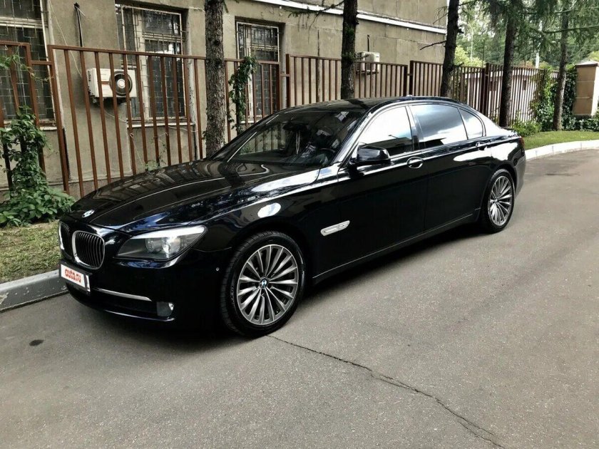 BMW 750i f01