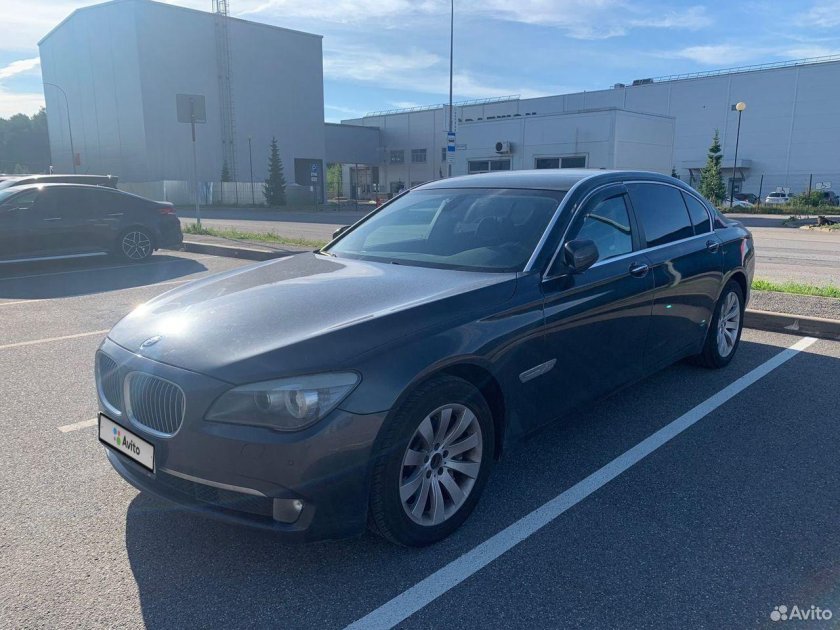 БМВ 5 серии 2012 серая