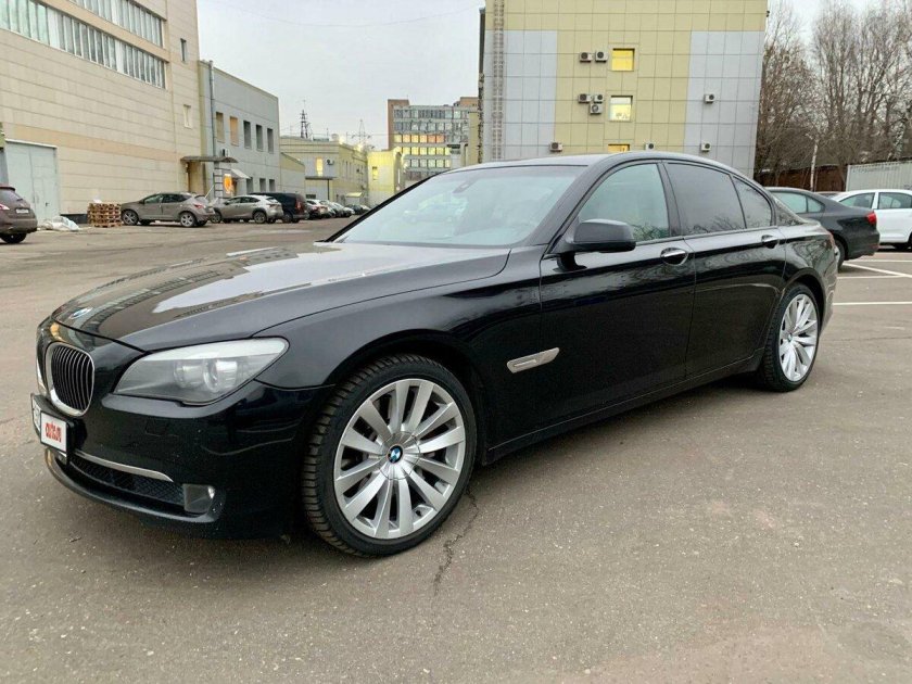 BMW 750i