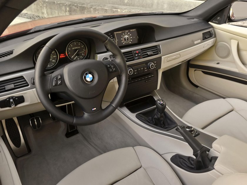 БМВ 335i салон