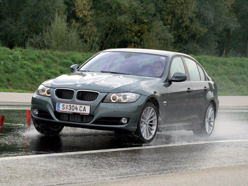BMW 3 e90 седан