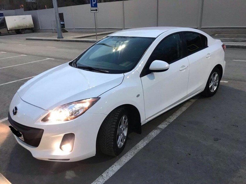 Мазда 3 белая седан 2012