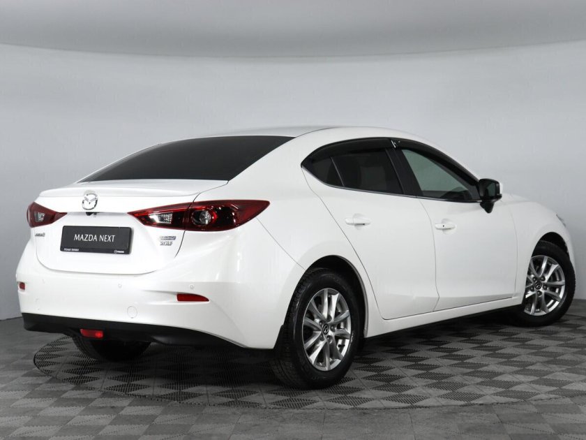 Мазда 3 новая белая седан