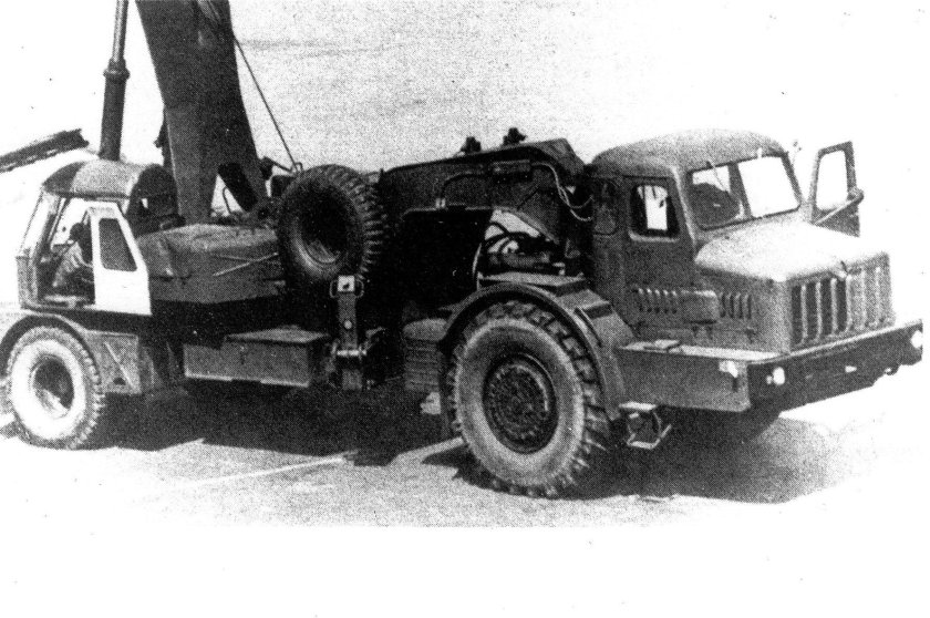 Одноосный тягач МАЗ-529