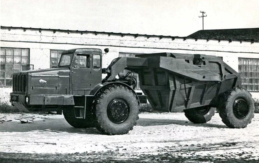 Одноосный тягач МАЗ-529