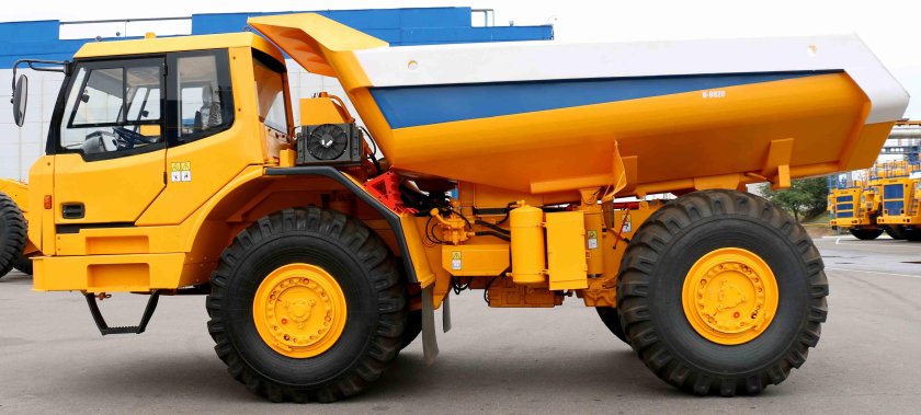 Самосвал МОАЗ-75054