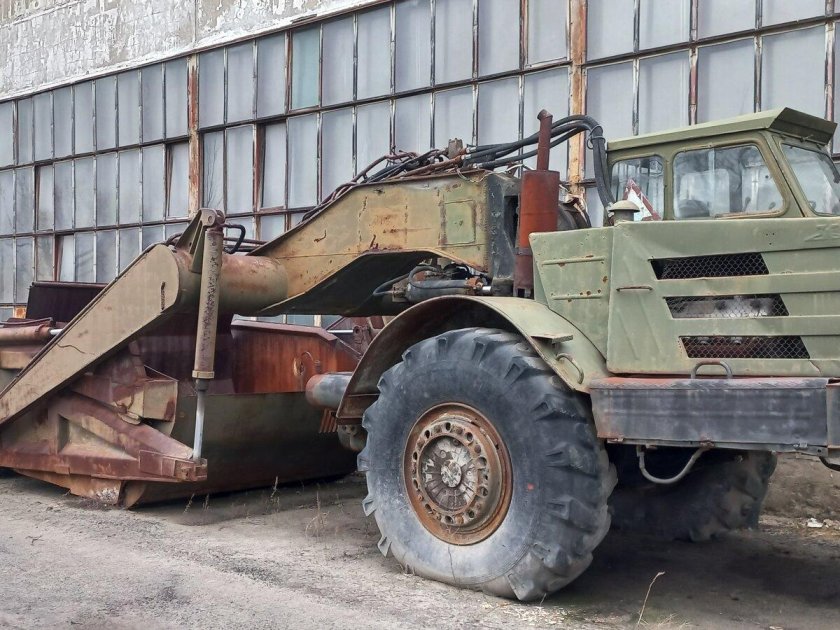 Скрепер МОАЗ 529