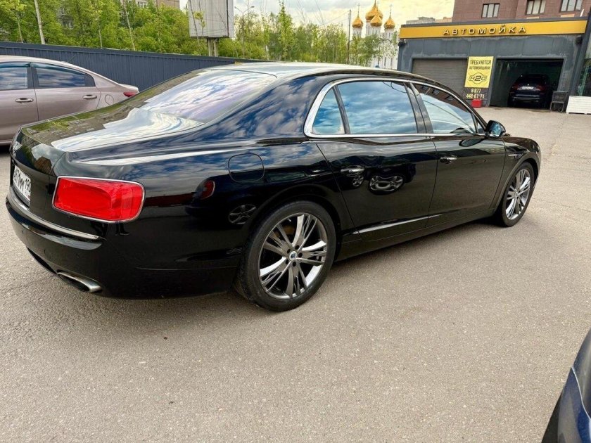 Bentley flying spur ii