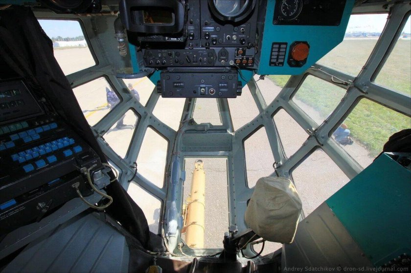 Ил-76 кабина штурмана