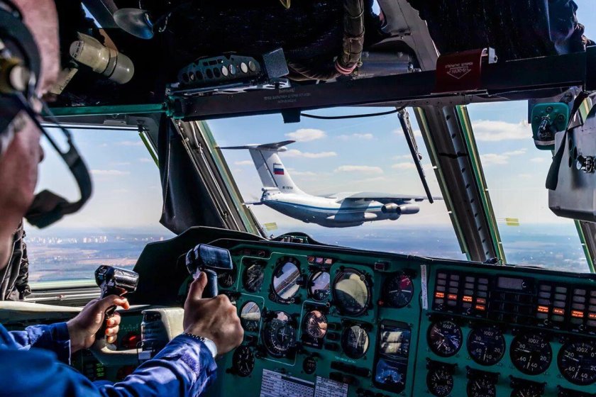 Ил-76 кабина пилотов