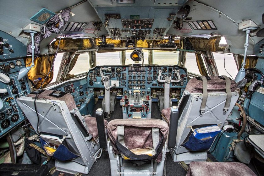 Ил-76 кабина пилотов