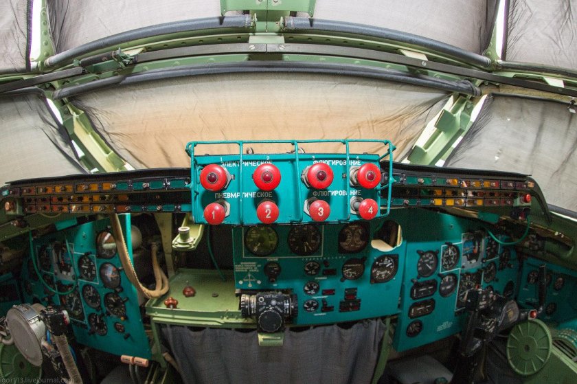 Ту-95мс кабина