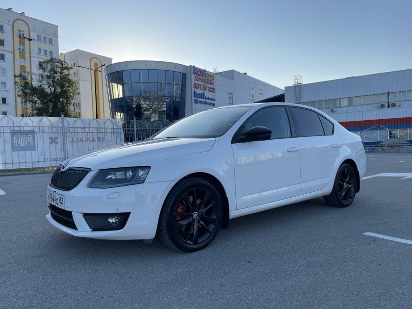 Skoda Octavia a7 белая r17