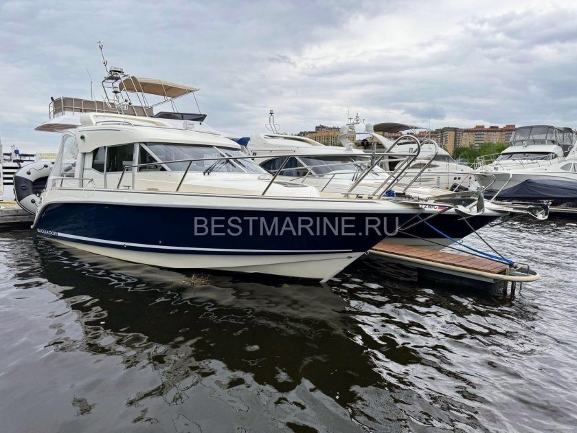 Моторный катер