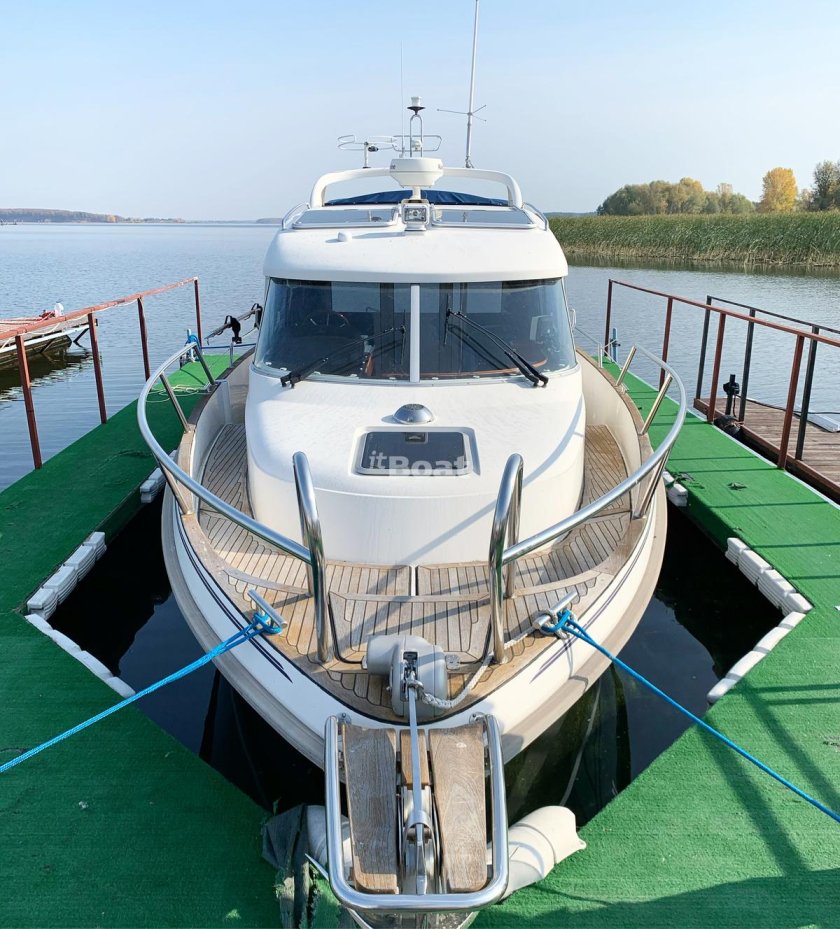 Катер Аквадор 28с