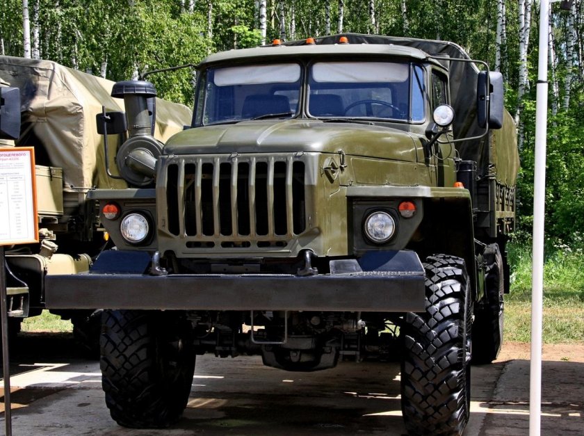 Грузовой Урал-43206