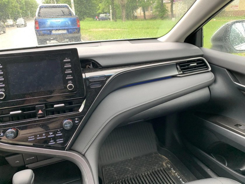 Тойота Камри 2022 салон