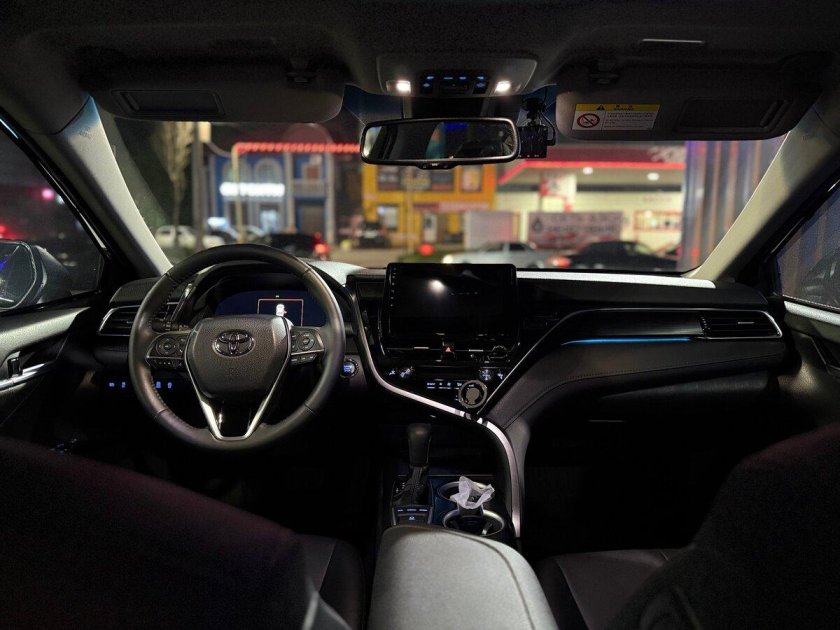 Toyota camry седан