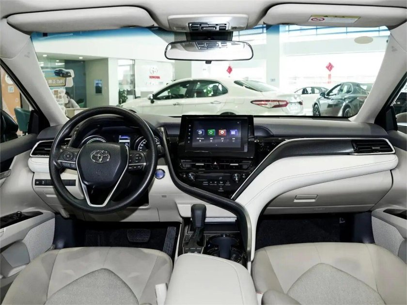 Новая toyota camry