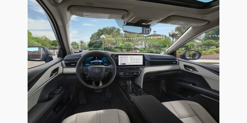 Новая тойота камри 2025