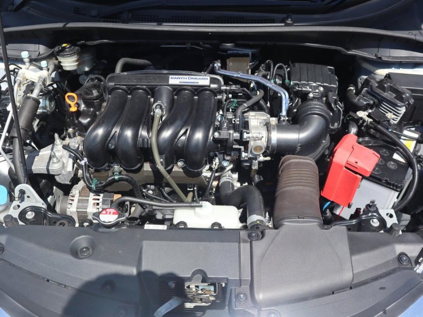 Honda fit моторный отсек