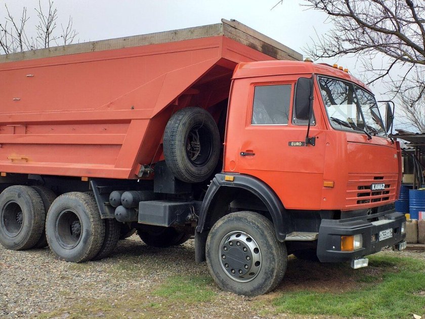Грузовик КАМАЗ 5511