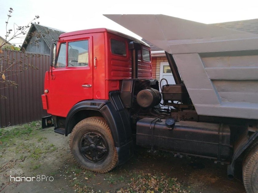 КАМАЗ 5511 самосвал красный
