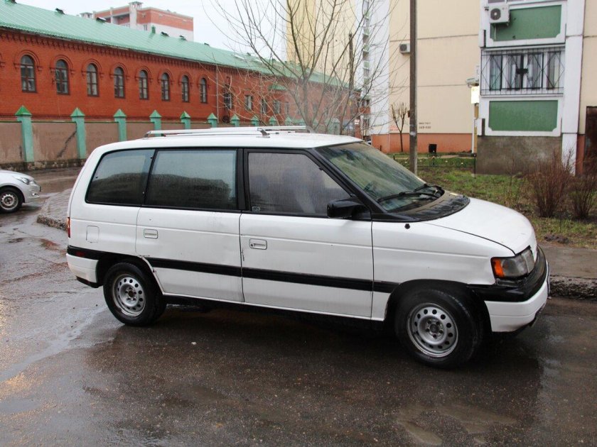 Mazda MPV, 1992