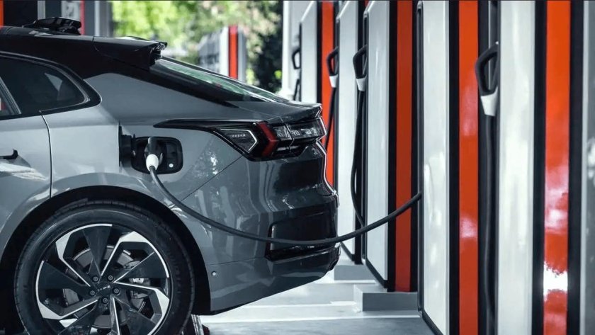 Электромобиль zeekr 001