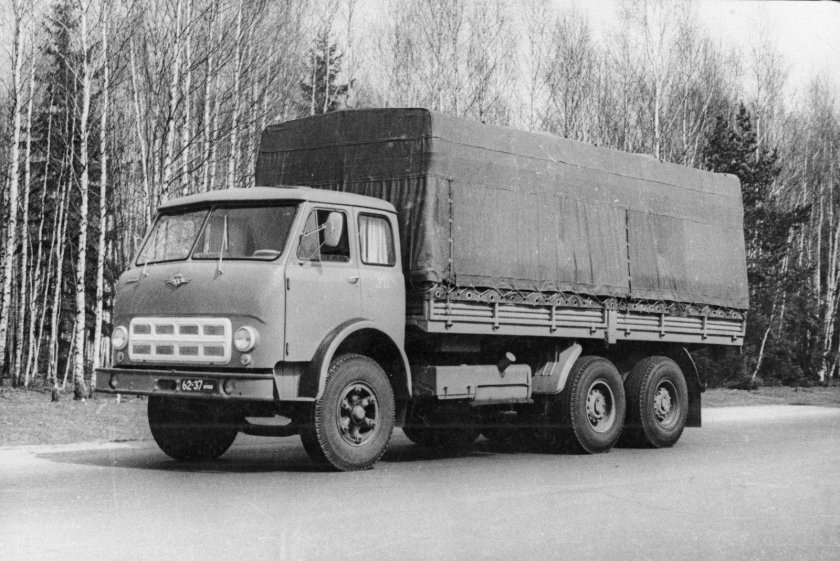 Грузовик МАЗ 500