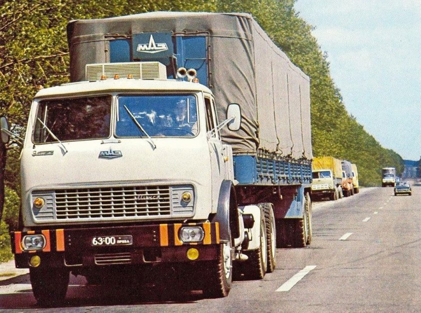 МАЗ 515 седельный тягач