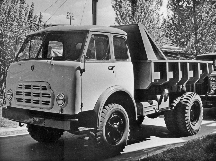 МАЗ-503 грузовой