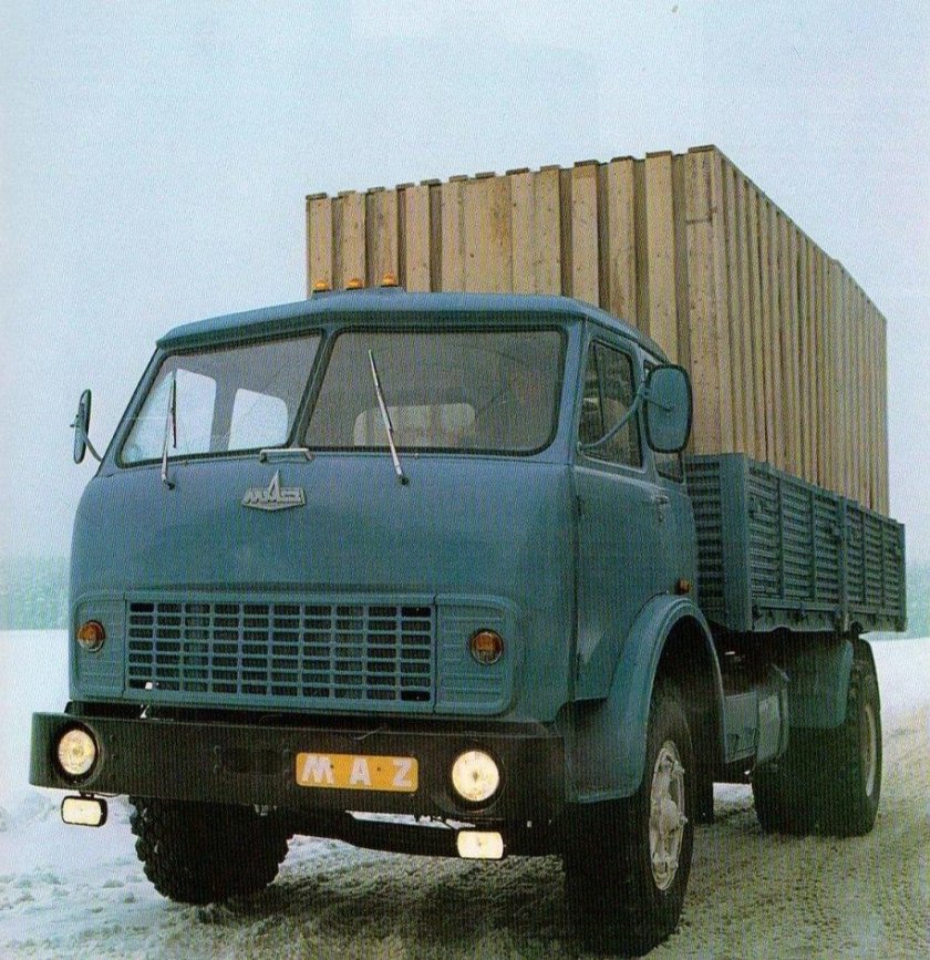Грузовик МАЗ 5335