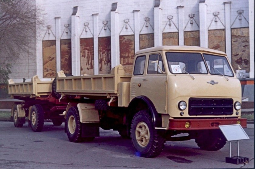 МАЗ 500 самосвал