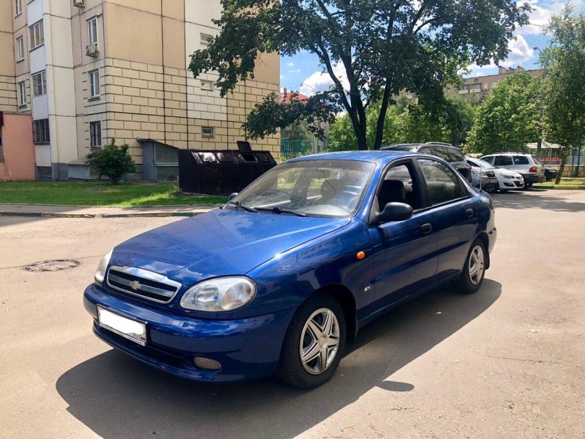 Chevrolet lanos 2010 синий