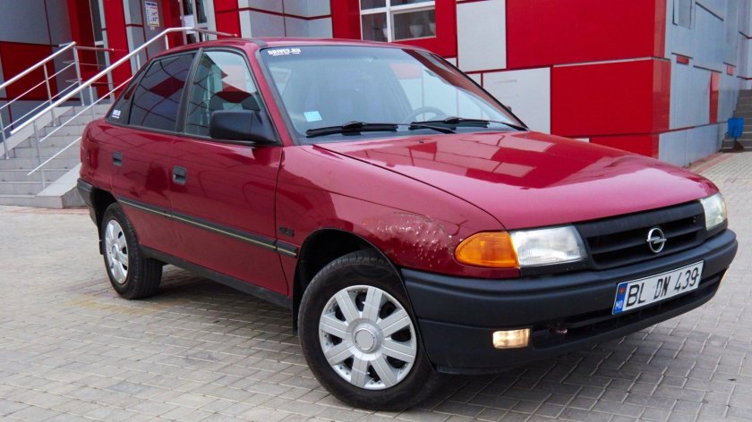 Опель Астра 1993 седан