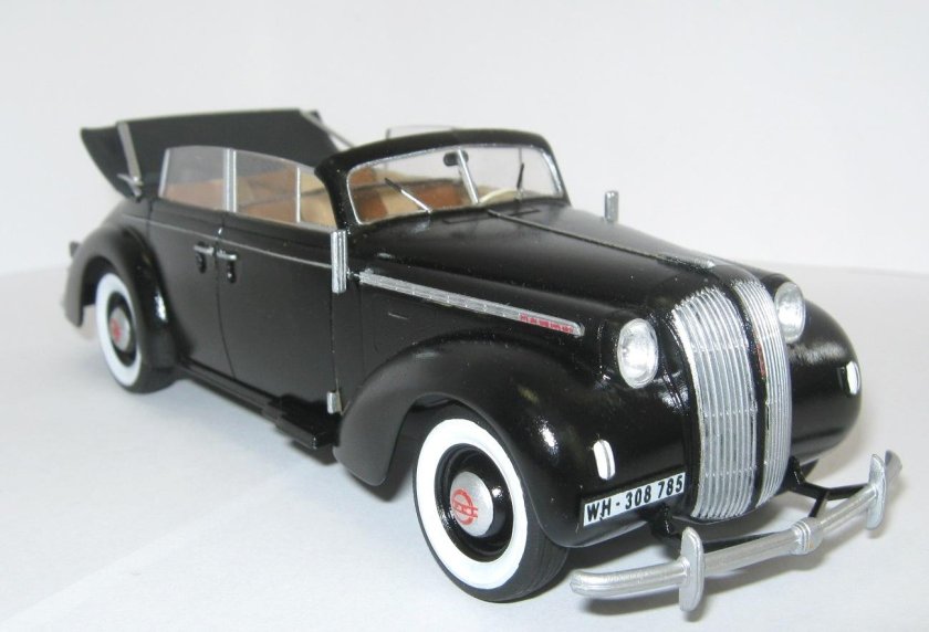 Опель Адмирал 1 24 ICM