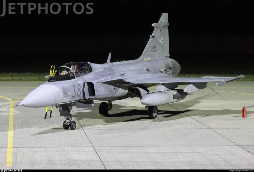 Шведский saab jas-39