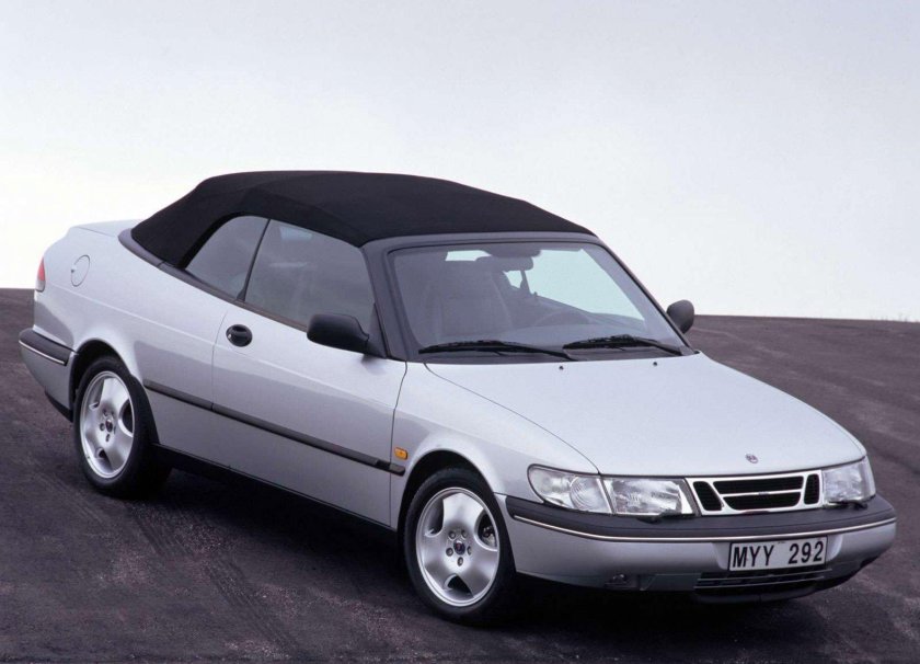 Saab 900